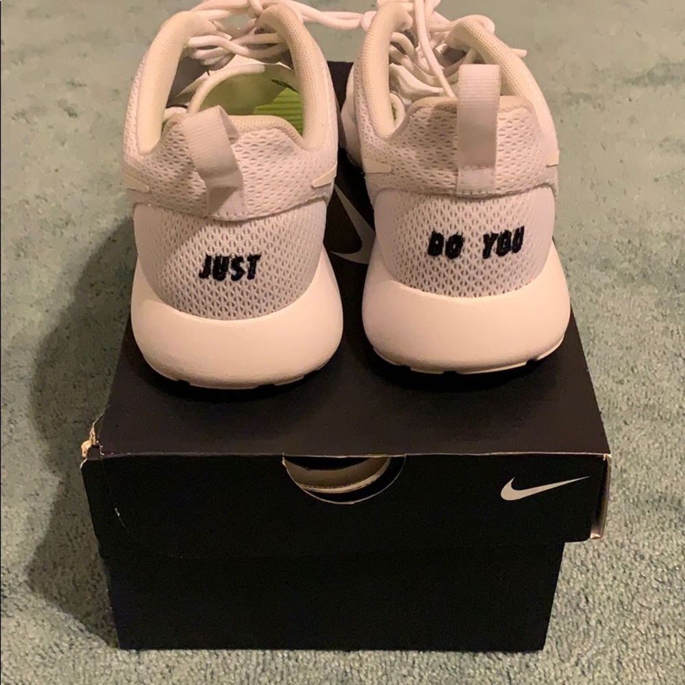 Customized Roshe “Just Do You”